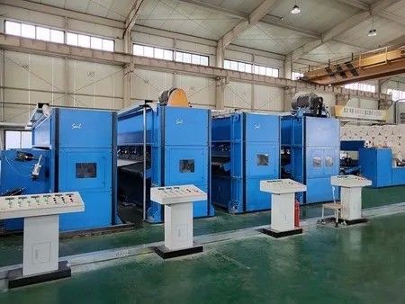 300 kg/h - 700 kg/h Linha de produção de perfuração de agulhas de geotextil Máquina de perfuração não tecida