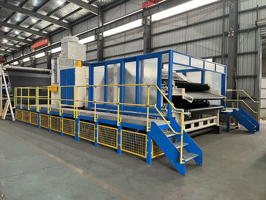 Máquina de cardar industrial não tecida de cilindros duplos ou únicos com sistema de autolimpeza